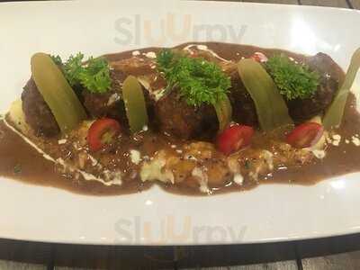 Red Brick Bar & Grill