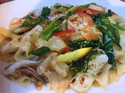 Revitalite Cafe & Thai Massage