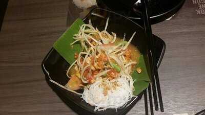 ร้านอาหาร ตำมั่ว