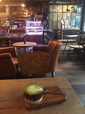 Casa Lapin Specialty Coffee X Ari