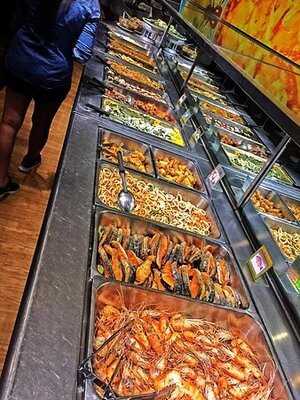 Pattaya Park Tower And Revolving Restaurant