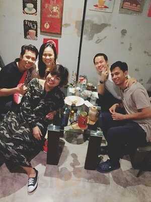 ร้าน ฮ[ฮอ-นก-ฮูก] คาเฟ่