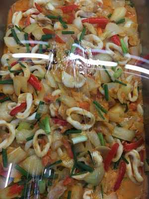 ร้านอาหาร ข้าวแกงร้อยหม้อ