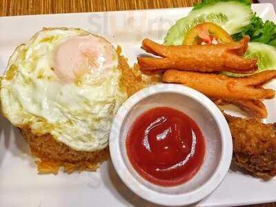 ร้านอาหาร ยำแซ่บ