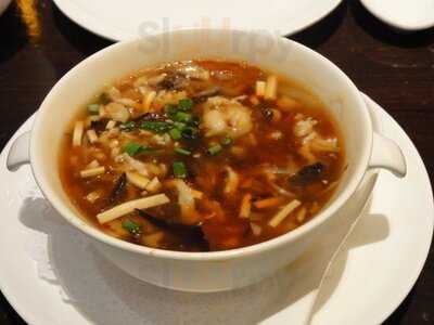 คริสตัลเจด โกลเด้น พาเลส