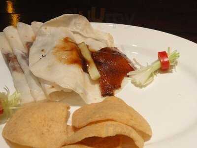 คริสตัลเจด โกลเด้น พาเลส