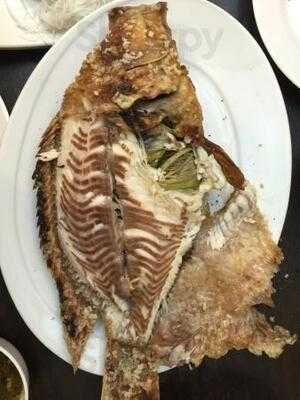 ทับทิม ไทย & ซีฟู๊ด เรสเตอรองท์