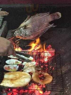 ทับทิม ไทย & ซีฟู๊ด เรสเตอรองท์