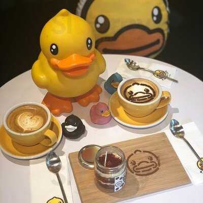 B Duck Cafe