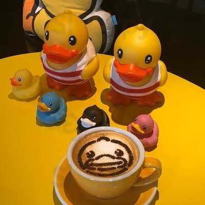 B Duck Cafe