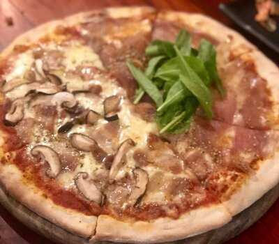 รูทส์ (k-village) - ล้านอาหาร บาร์ & กริลล์