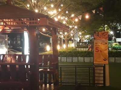 รูทส์ (k-village) - ล้านอาหาร บาร์ & กริลล์