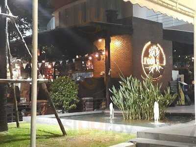 รูทส์ (k-village) - ล้านอาหาร บาร์ & กริลล์