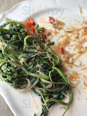 เลิฟ อีท บิสโทร สาขา เซนทรัล เอ็มบาสซี่