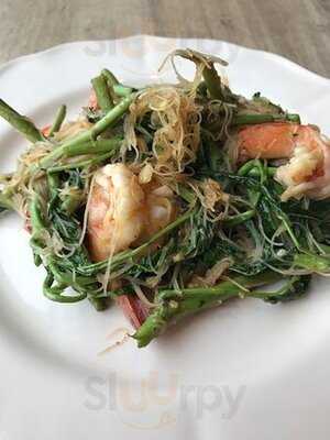 เลิฟ อีท บิสโทร สาขา เซนทรัล เอ็มบาสซี่