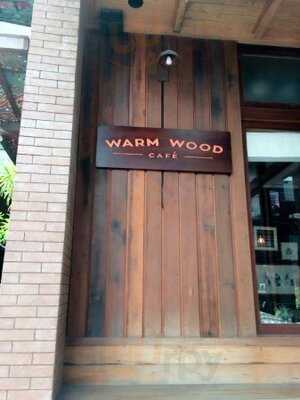 วอร์ม วูด คาเฟ่