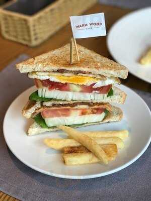 วอร์ม วูด คาเฟ่