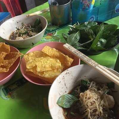 ต้อยก๋วยเตี๋ยวเรือ