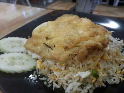 แซ่บเวอร์ ข้าวผัด & ต้มยำ