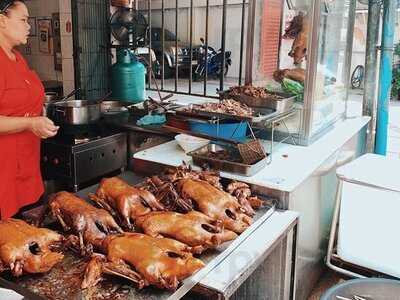ร้านอาหาร เป็ดตุ๋นเจ้าท่า