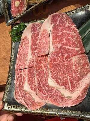 ร้านอาหารญี่ปุ่น กูรูกิวยากินิคุ