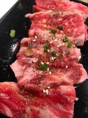 ร้านอาหารญี่ปุ่น กูรูกิวยากินิคุ