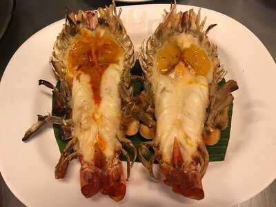 เอ๋ ซีฟู๊ด