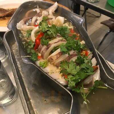 เอ๋ ซีฟู๊ด