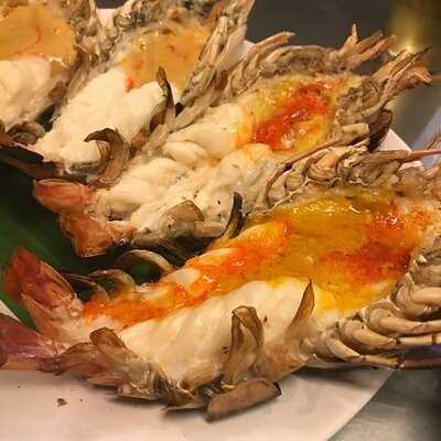 เอ๋ ซีฟู๊ด