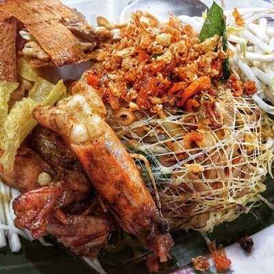 ผัดไทยนรกแตก