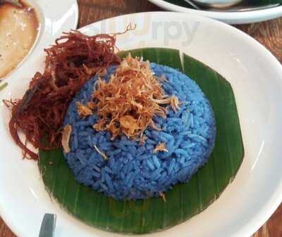 แสนสำราญ ที่ แสนแสบ