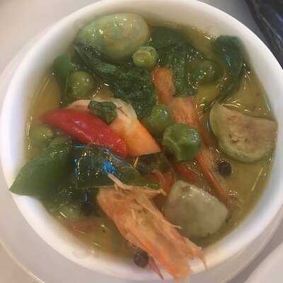 เดอะซิกซ์ โฮมเมด คูซีน แอนด์ คาเฟ่