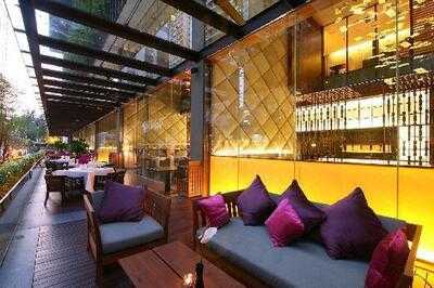 Eve And Thai Palace At Hansar Bangkok