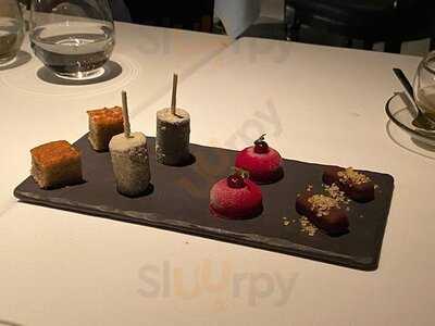 วอเตอร์ ไลบรารี จามจุรี