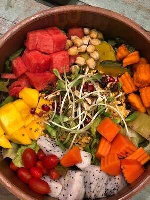 แมงโก เวเจทาเรียน & วีเเกน เรสเตอรองท์ แอนด์ อาร์ทส์ เเกลลอรี่