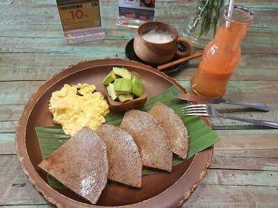 แมงโก เวเจทาเรียน & วีเเกน เรสเตอรองท์ แอนด์ อาร์ทส์ เเกลลอรี่