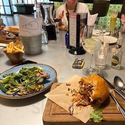 เจมี่ส์ อิตาเลียน