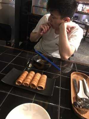 กิน+เฮ (กรูฟ เซ็นทรัลเวิลด์)