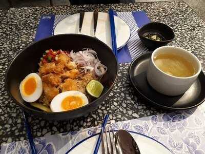 กิน+เฮ (กรูฟ เซ็นทรัลเวิลด์)