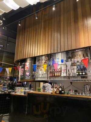 กิน+เฮ (กรูฟ เซ็นทรัลเวิลด์)