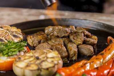 เฝอตี้นาย