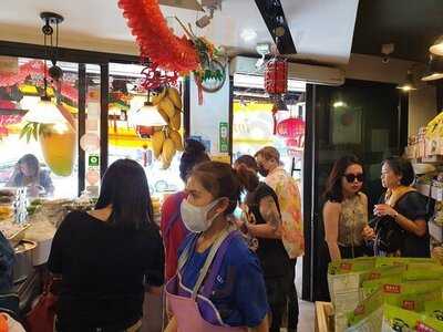 Mae Varee Fruit Shop