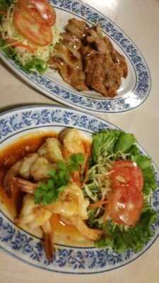 ร้านอาหาร ไก่ย่างกลางบึง