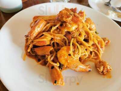 T's Cafe By Maison De Baguette