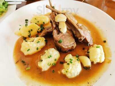 T's Cafe By Maison De Baguette