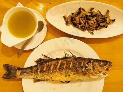 T's Cafe By Maison De Baguette