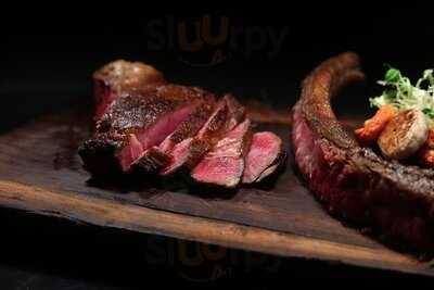 เดอะดิสตริคท์กริลล์รูม แอนด์ บาร์