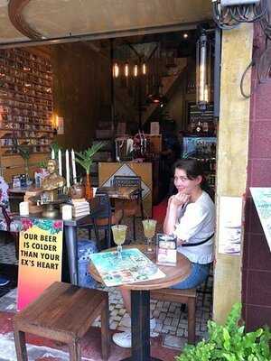 เจริญกรุง คาเฟ่ บาร์