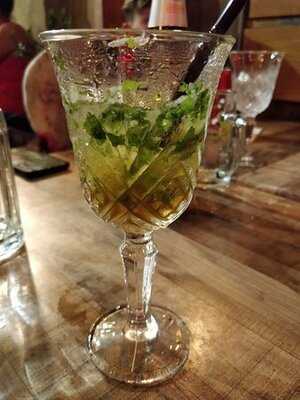 เจริญกรุง คาเฟ่ บาร์