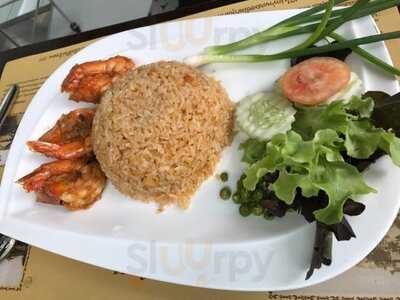 Le Bistro By Ruenrose